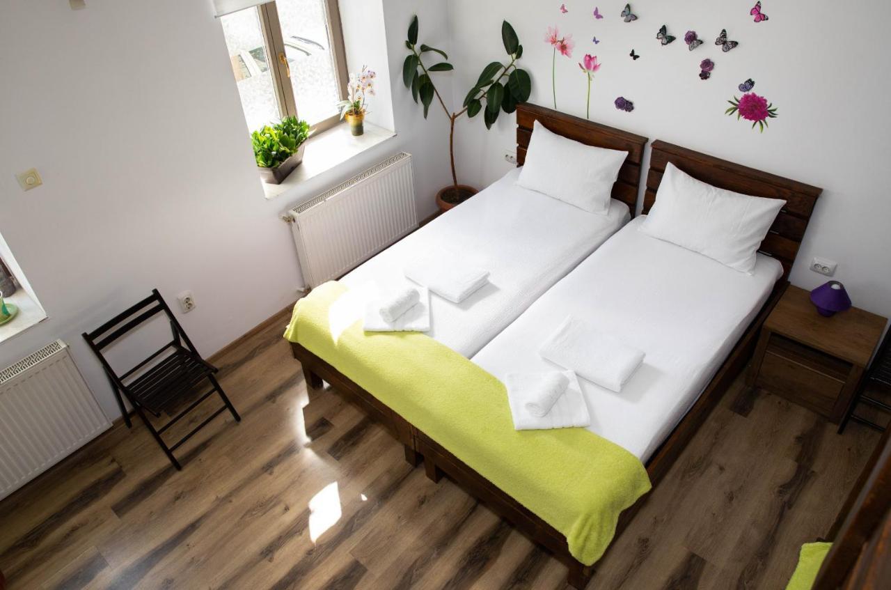 Cosy Apartment In City Centre Орадя Екстер'єр фото